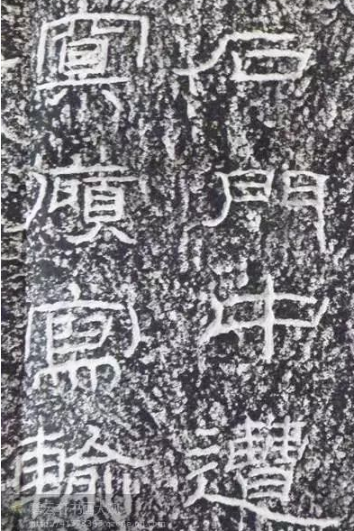 学习书法会有哪些错误习惯 埋头曲颈离纸太近
